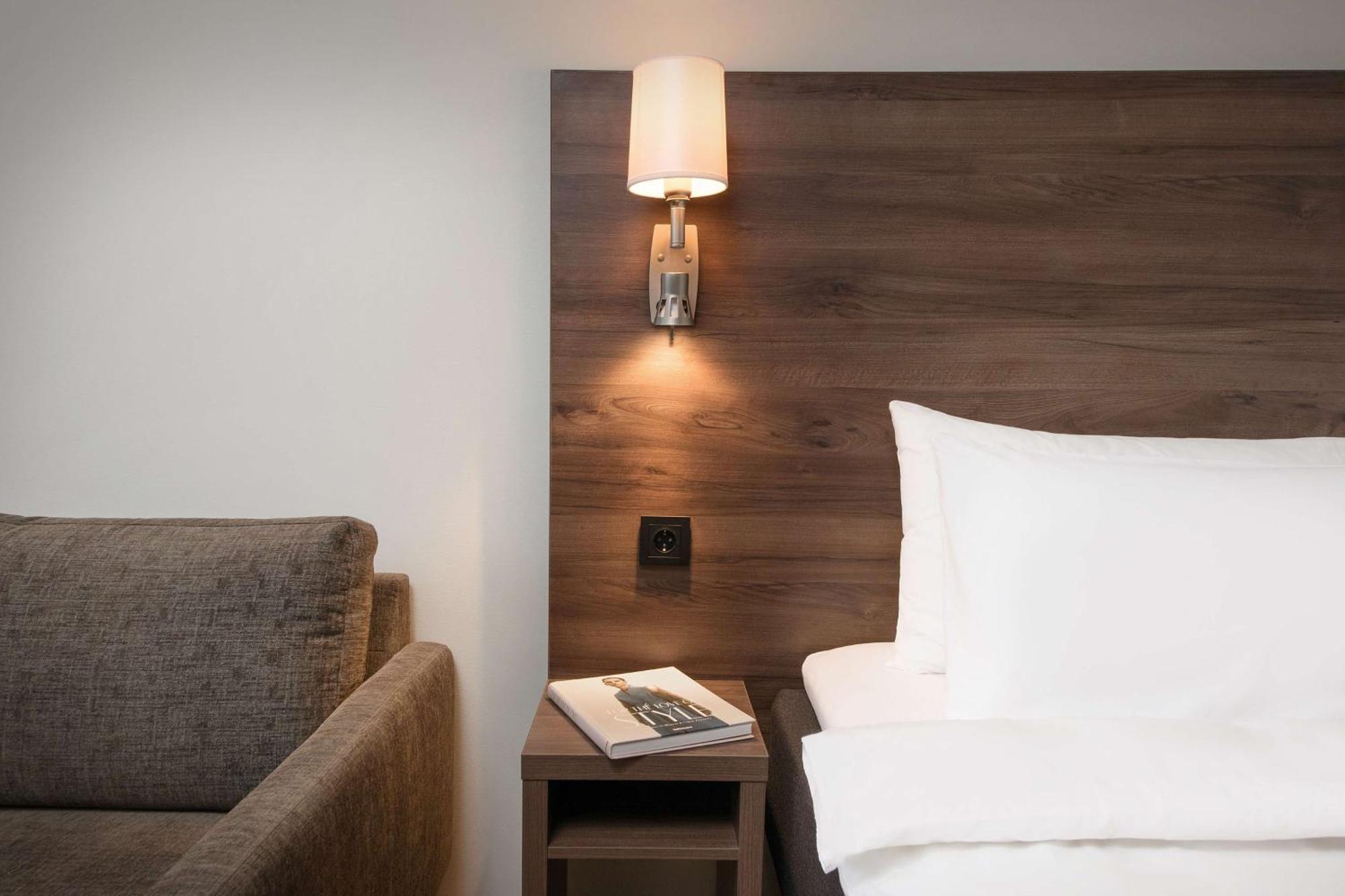 Standard Room,1438713640:JPEG